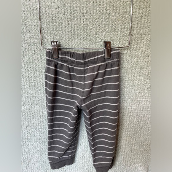 🔴 $2 - Carters 24 month joggers grey striped GUC - Picture 3 of 6